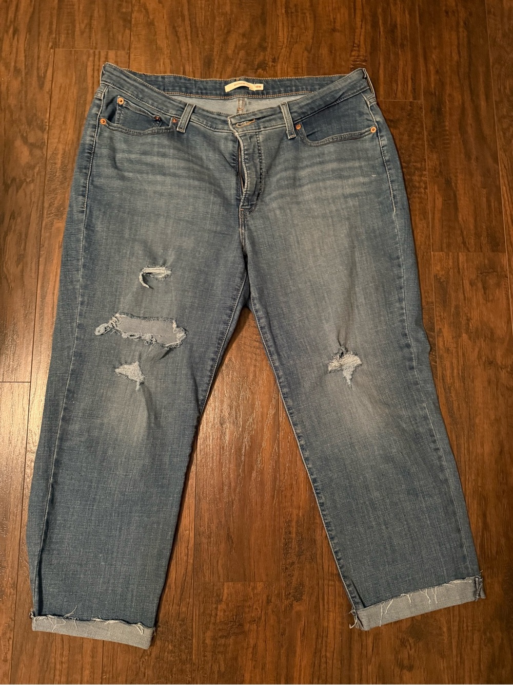 Women's Levi’s Distressed Light Blue Jeans - Casual Crop